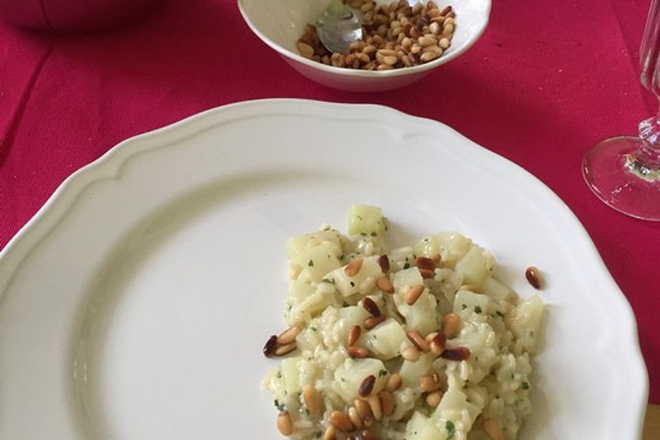 Kohlrabi-Risotto mit Pinienkernen