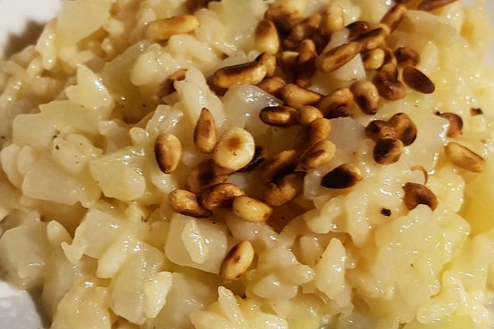 Kohlrabi-Risotto mit Pinienkernen