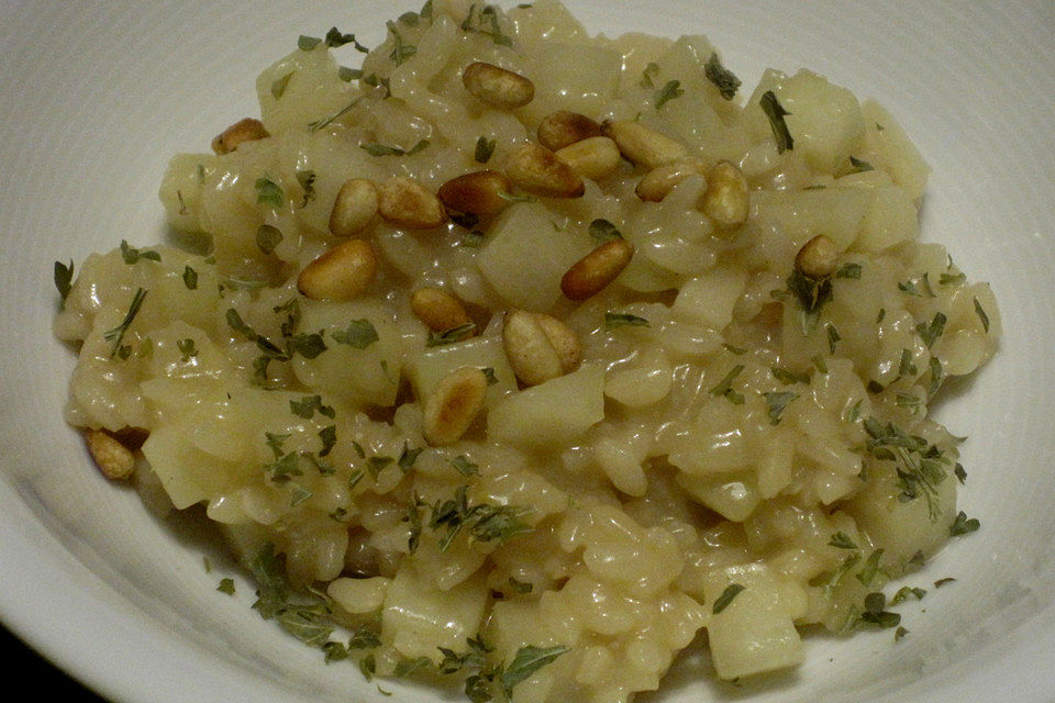 Kohlrabi-Risotto mit Pinienkernen