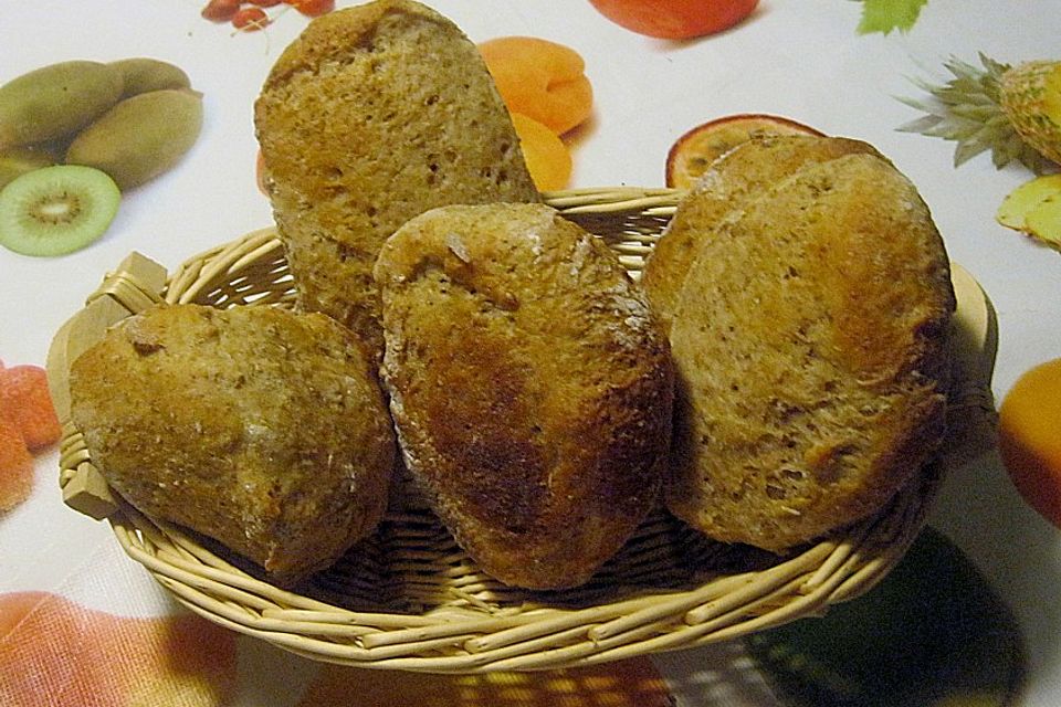 Vollkornbrötchen mit Vollkornschrot