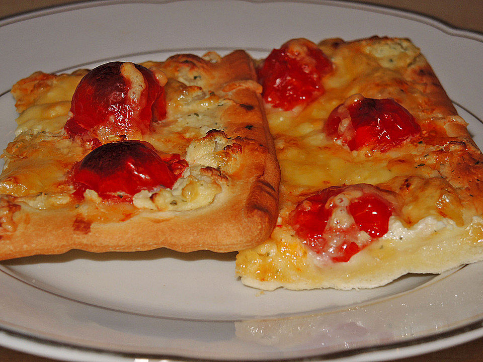 Frischkäse - Tomaten - Pizza von Annika | Chefkoch