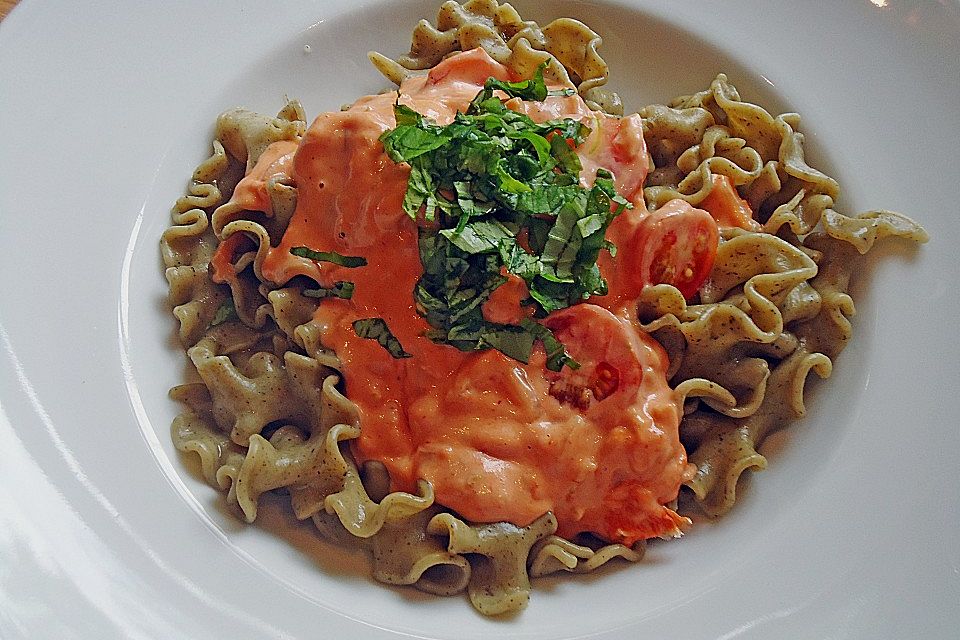 Spaghetti mit einer Tomaten-Brunch-Sauce