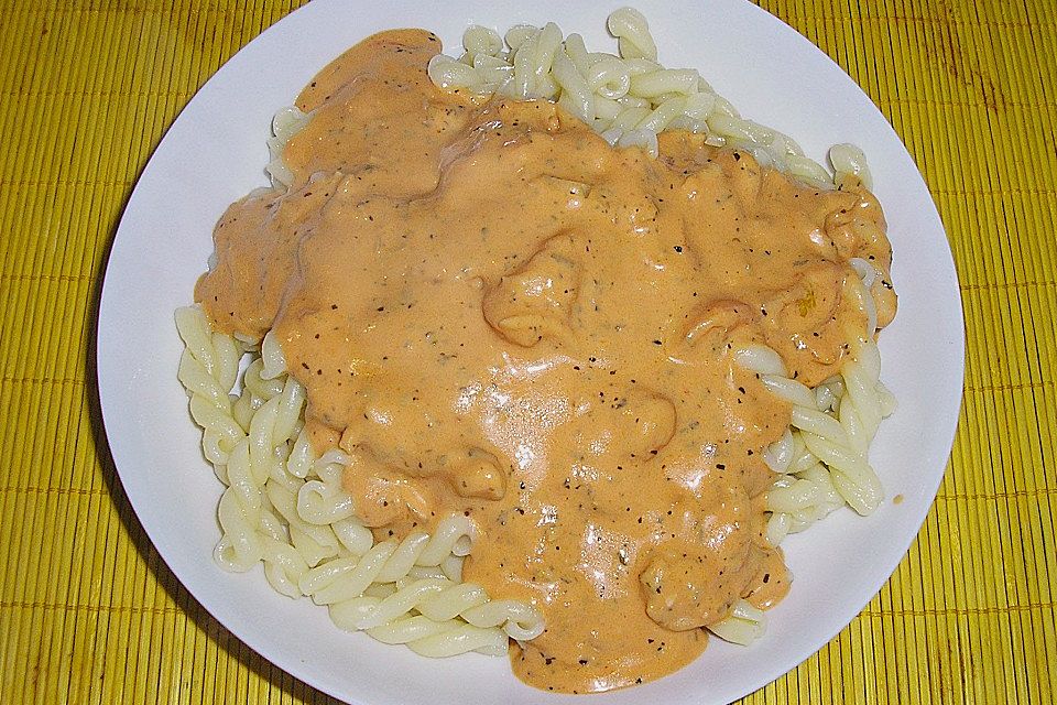 Spaghetti mit einer Tomaten-Brunch-Sauce