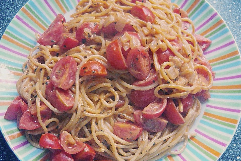 Spaghetti mit einer Tomaten-Brunch-Sauce