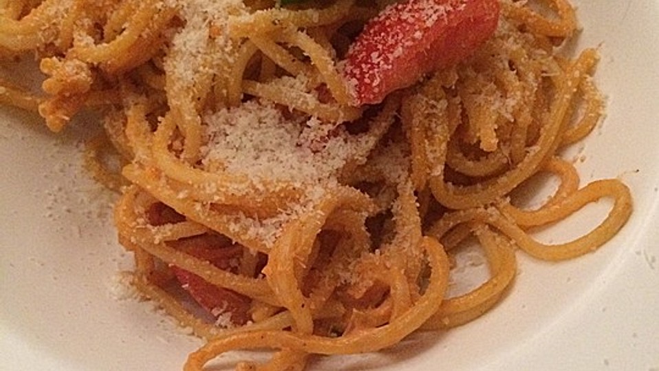 Spaghetti mit einer Tomaten-Brunch-Sauce von Saya1981 Spaghetti mit einer Tomaten-Brunch-Sauce von Saya1981