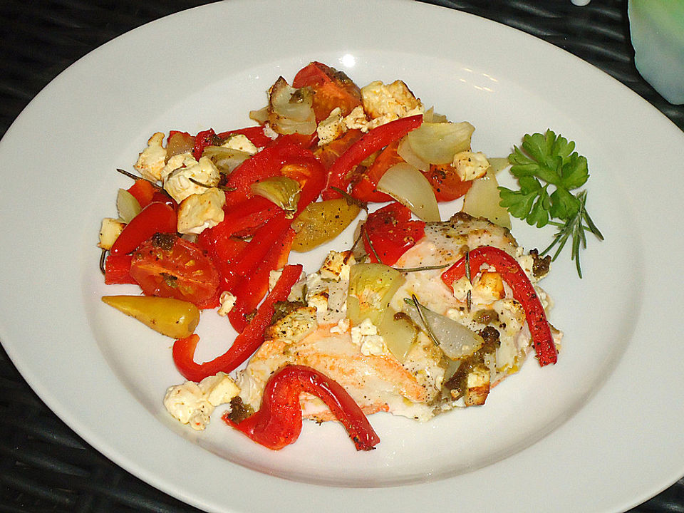 Putenschnitzel mit Paprika, Tomaten und Schafskäse von ManuGro| Chefkoch