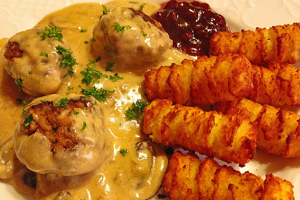 Köttbullar mit Champignon-Rahmsauce