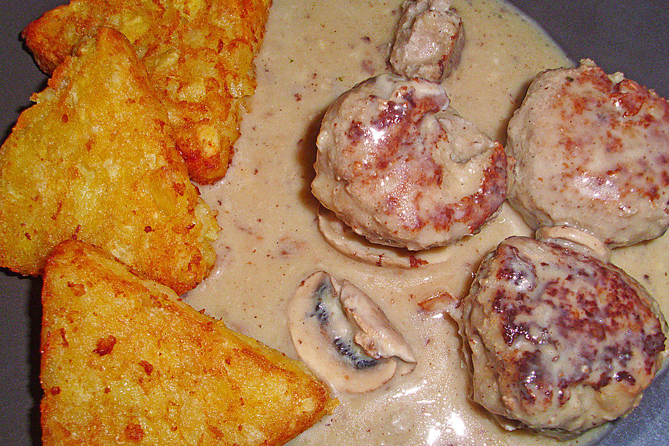 Köttbullar mit Champignon-Rahmsauce