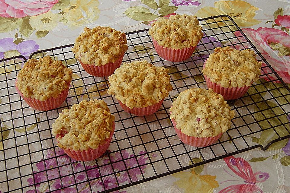 Pfirsich - Muffins mit Walnuss - Streuseln