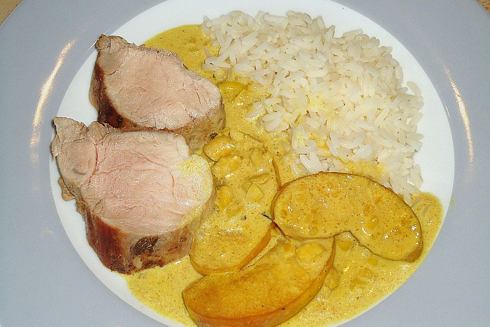 Schweinefilet mit Apfel - Curry - Sauce