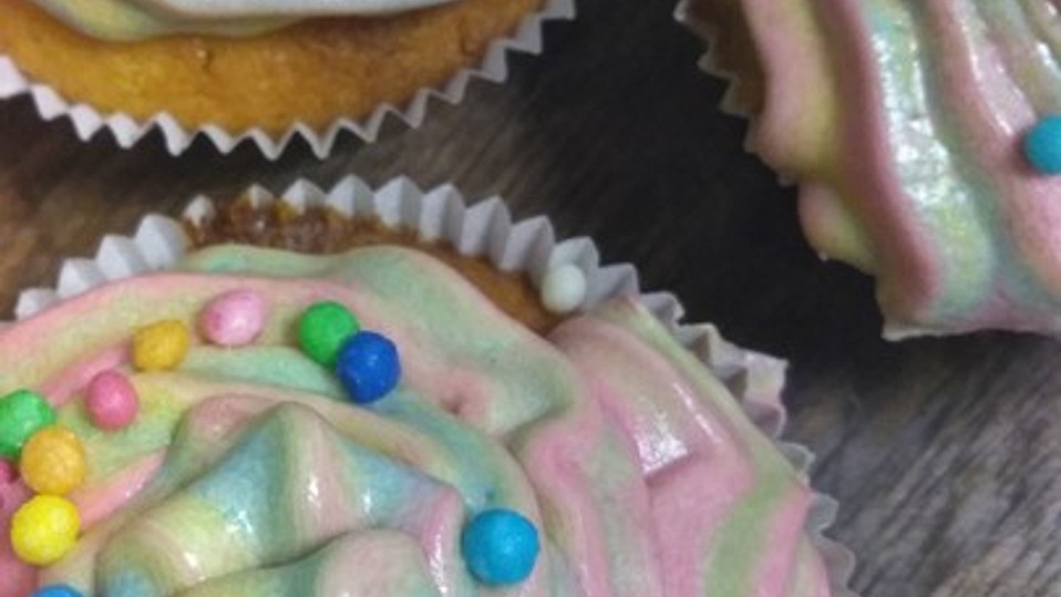 Limetten - Kokosnuss Cupcakes mit Schokoladenbuttercreme von Pumpkin-Pie