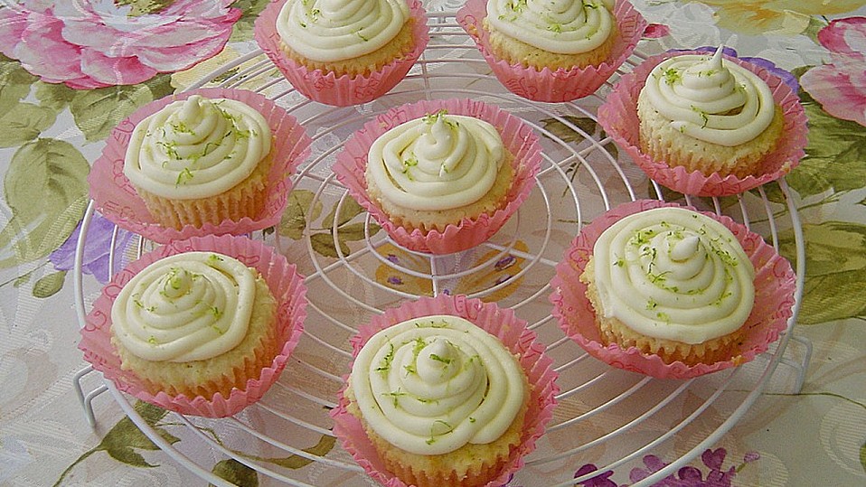 Limetten - Kokosnuss Cupcakes mit Schokoladenbuttercreme von Pumpkin-Pie