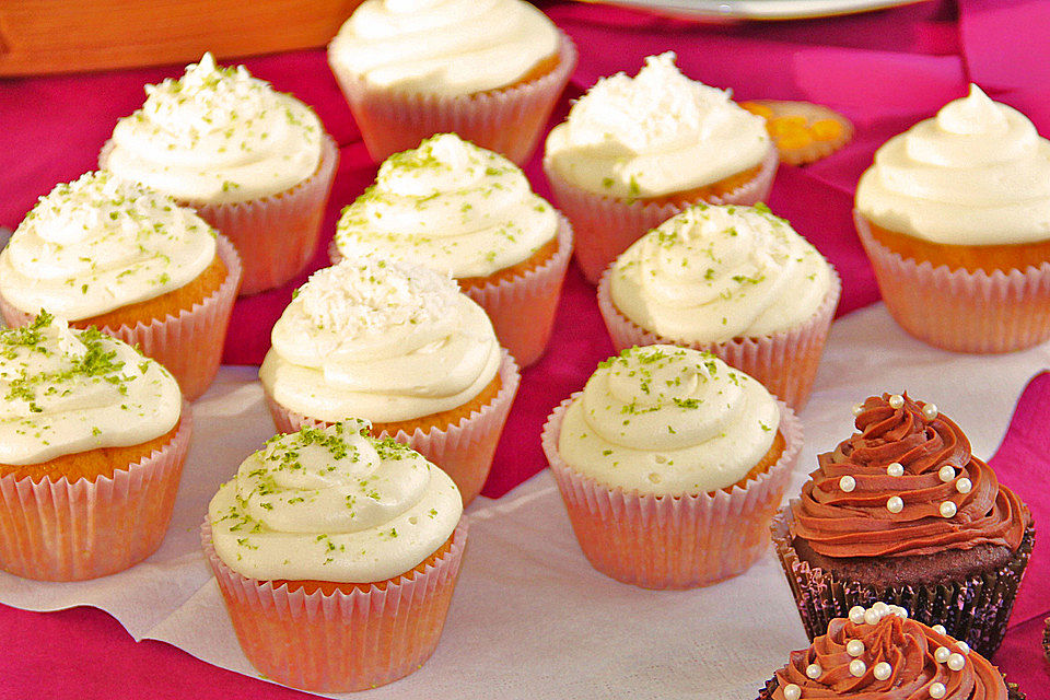 Limetten - Kokosnuss Cupcakes mit Schokoladenbuttercreme