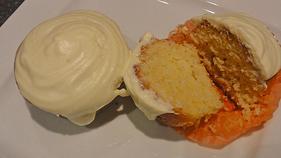 Limetten - Kokosnuss Cupcakes mit Schokoladenbuttercreme von Pumpkin-Pie