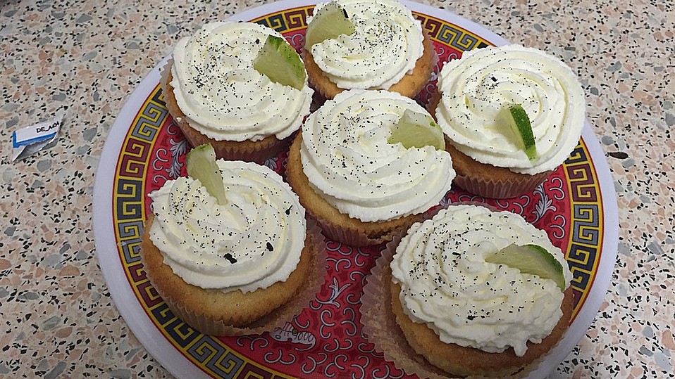 Limetten - Kokosnuss Cupcakes mit Schokoladenbuttercreme von Pumpkin-Pie