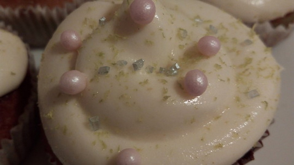 Limetten - Kokosnuss Cupcakes mit Schokoladenbuttercreme von Pumpkin-Pie