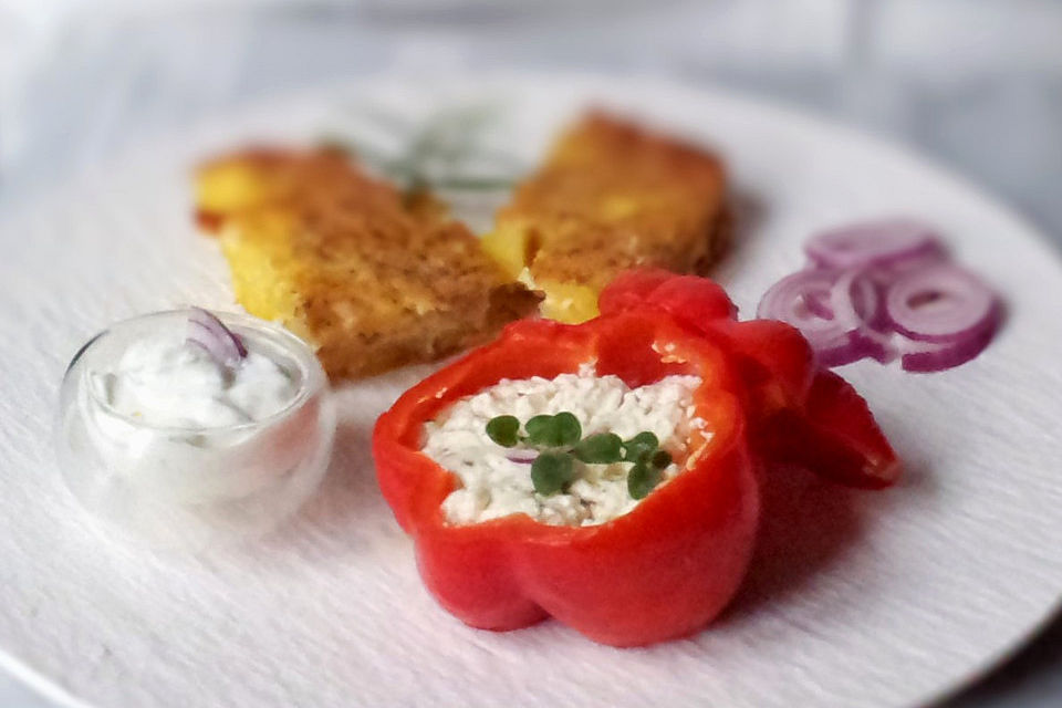 Gefüllte Paprika mit Frisch- und  Schafskäse