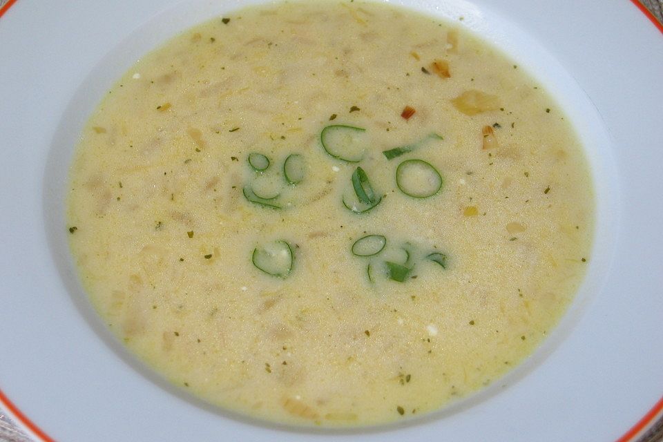 Zwiebelsuppe mit Käse