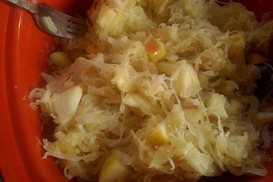 Pikanter Sauerkrautsalat