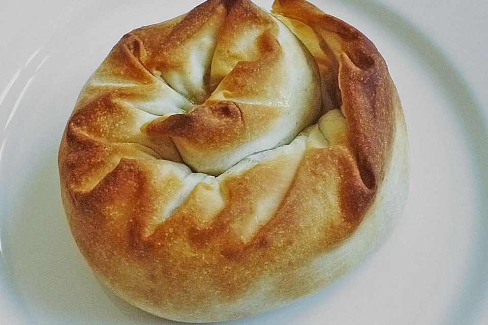 Hähnchen-Frühlingszwiebel-Feta-Strudel Hähnchen-Frühlingszwiebel-Feta-Strudel