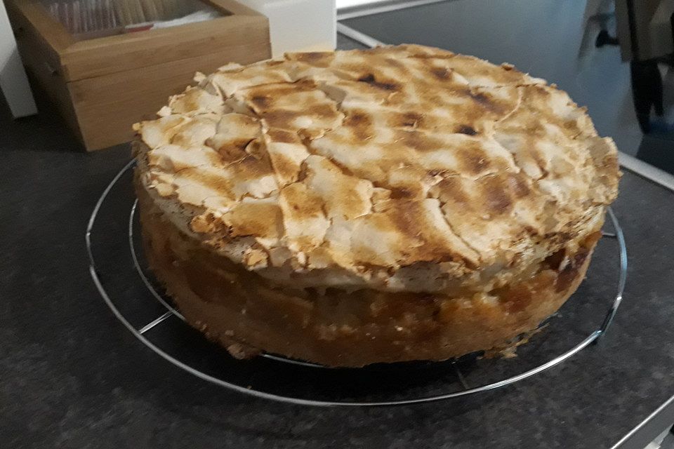 Apfelkuchen mit Baiserhaube