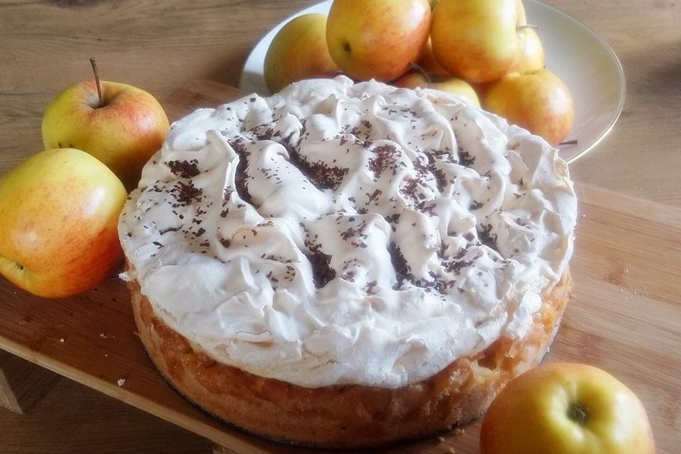 Apfelkuchen mit Baiserhaube