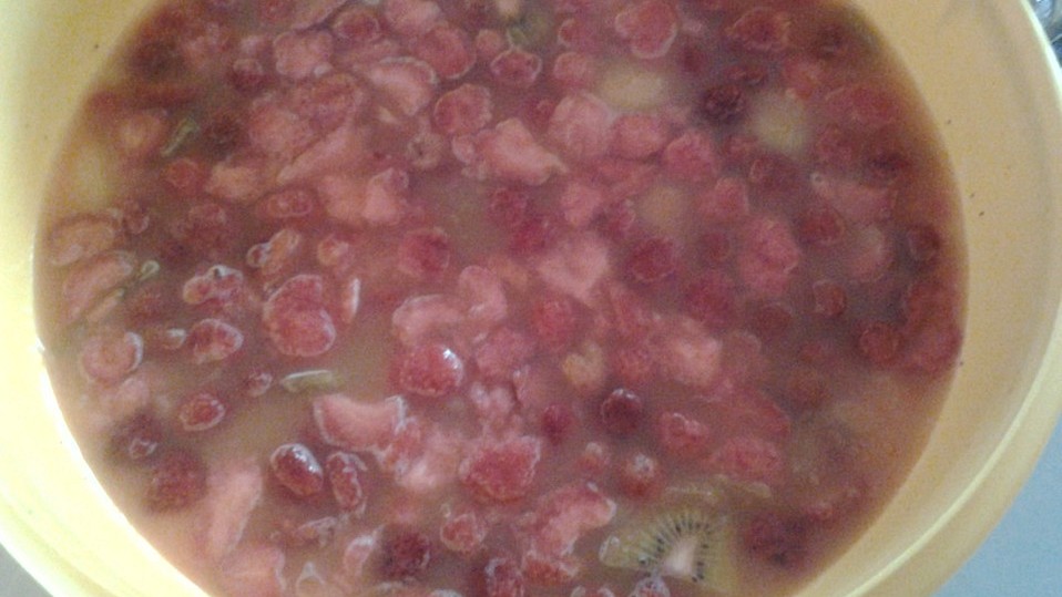 Erdbeer - Kiwi - Bowle von hawaiiigirl