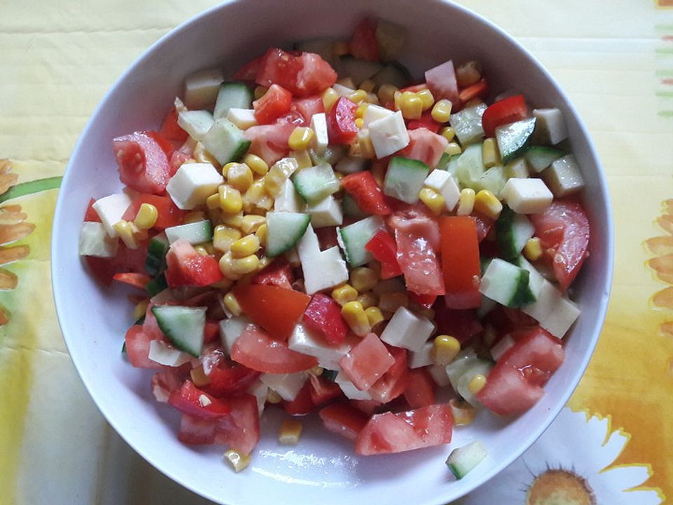 Bunter Salat mit Gouda von Famella| Chefkoch