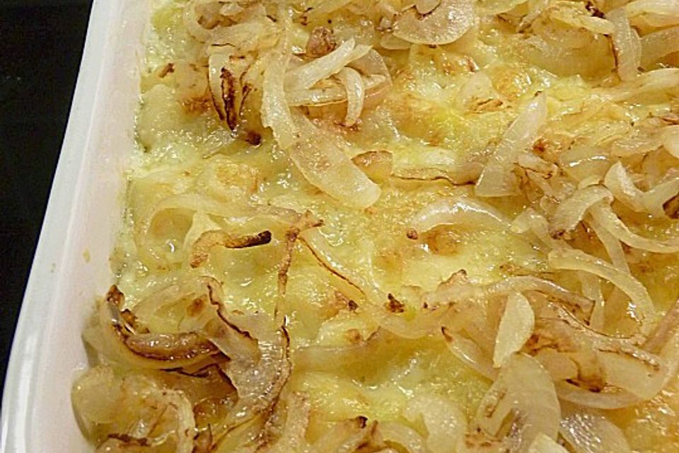 Kartoffel - Nudel - Gratin mit geschmälzten Zwiebeln