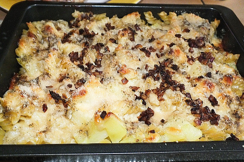 Kartoffel - Nudel - Gratin mit geschmälzten Zwiebeln