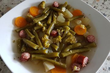 Schnibbelbohnensuppe