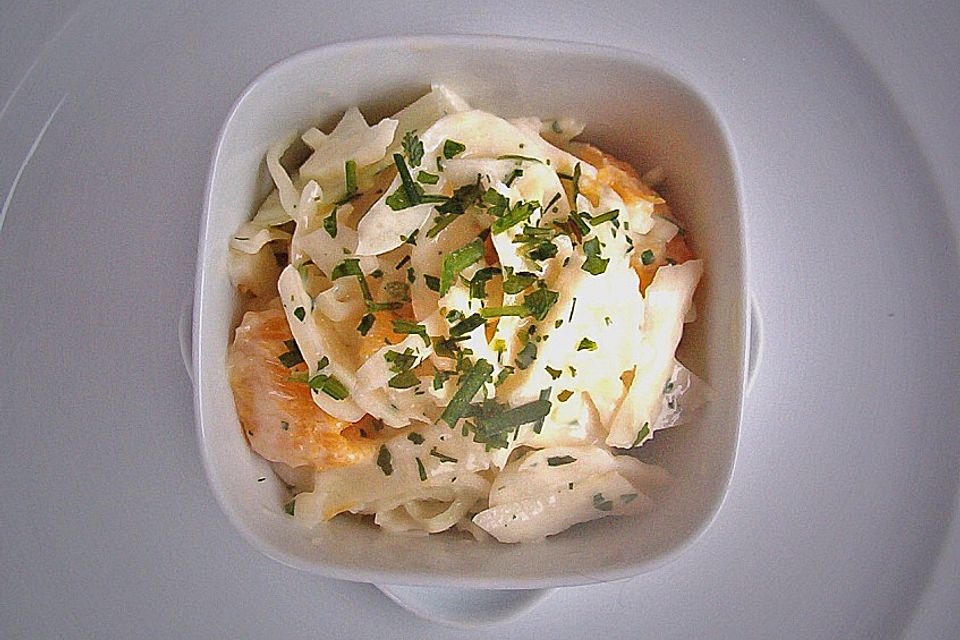 Weißkohlsalat mit Früchten