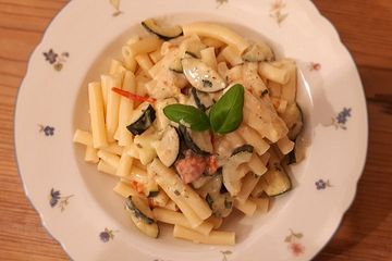 Schnelle Zucchini - Tomaten - Sauce Schnelle Zucchini - Tomaten - Sauce
