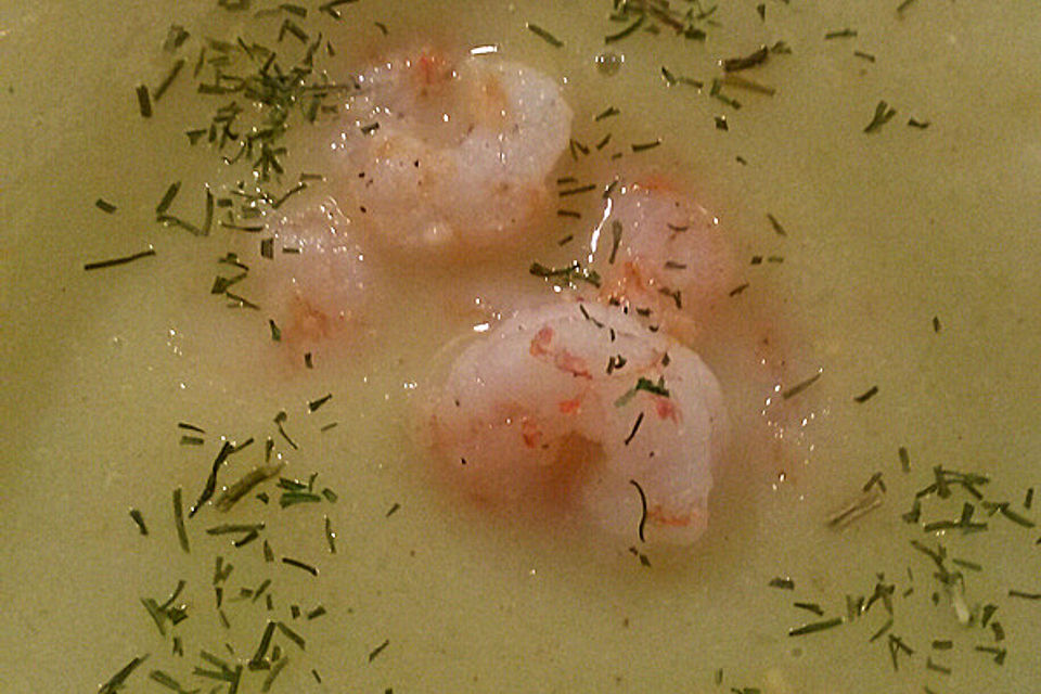 Gurken - Dill Suppe mit Garnelen