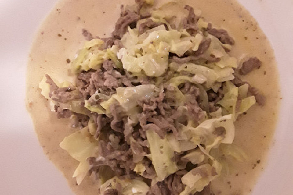 Spitzkohlpfanne mit Schmelzkäse