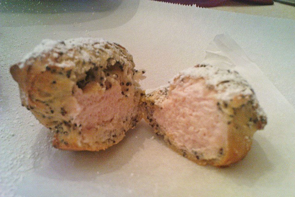 Mohnbällchen mit Vanillecreme Mohnbällchen mit Vanillecreme