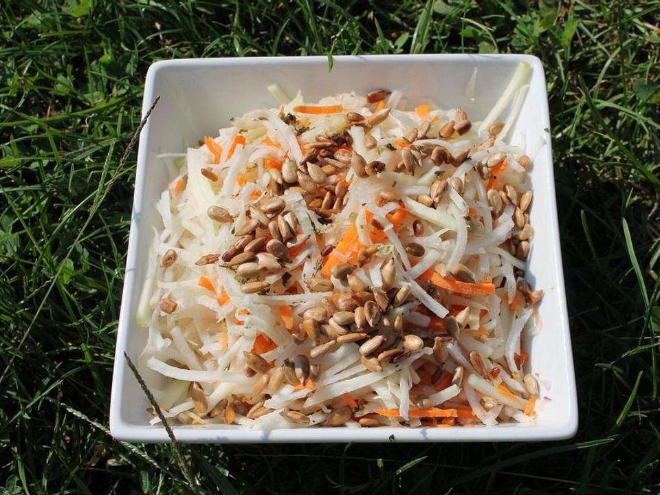 Möhren - Kohlrabi Salat von 7Schweinoldi20| Chefkoch Möhren - Kohlrabi Salat von 7Schweinoldi20| Chefkoch