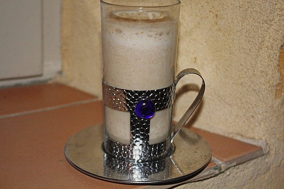 Bananenshake mit Zimt und Zucker