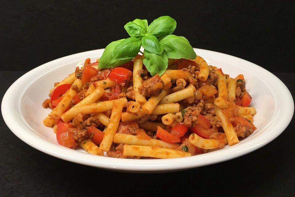 Toms Nudel - Hackfleisch - Pfanne mit Paprika