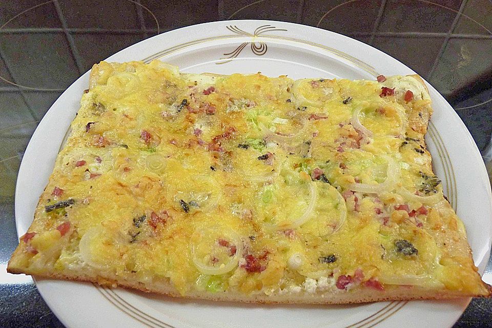 Roros schnelle Zwiebel - Käse Pizza