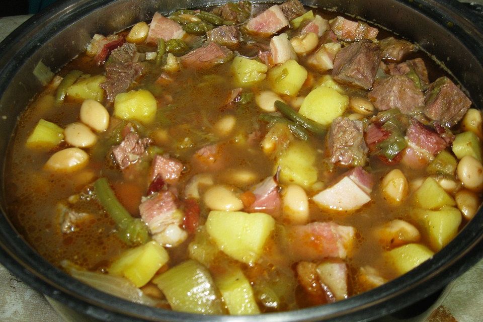 Grüne Bohnensuppe mit Rindfleisch