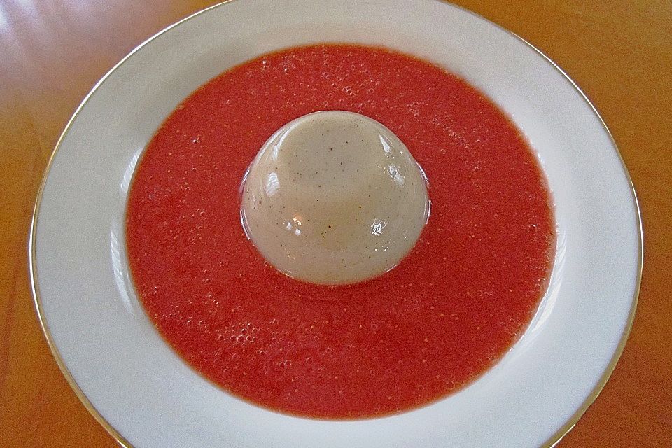 Erdbeer - Orangen - Kaltschale mit Vanillepudding