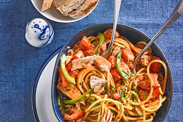 Paprika - Nudel - Salat mit Thunfisch