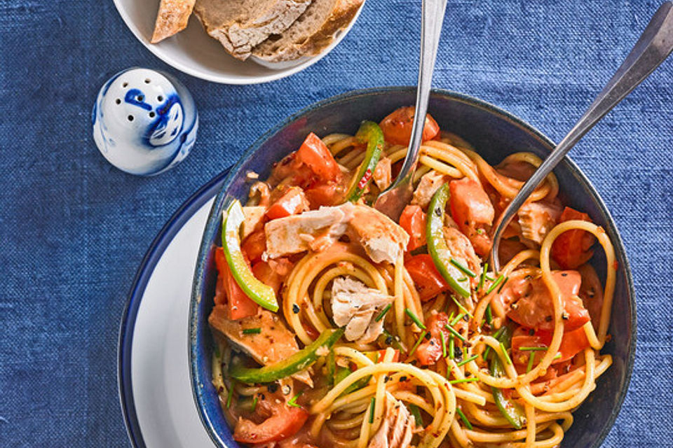 Paprika - Nudel - Salat mit Thunfisch