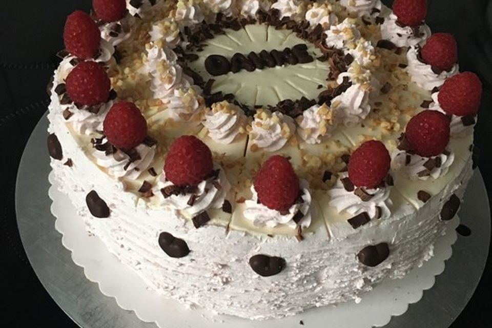 Himbeer - Stracciatella - Torte