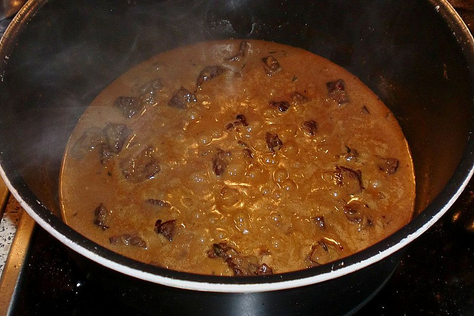 Wildgulasch in Portwein - Aprikosensauce