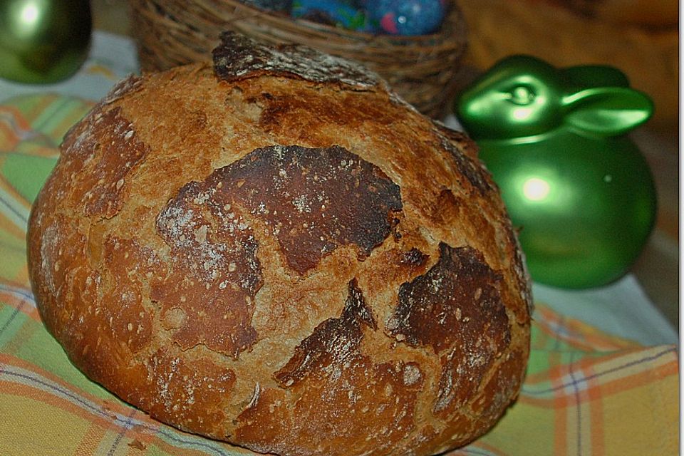 Rustikales Brot im Bräter