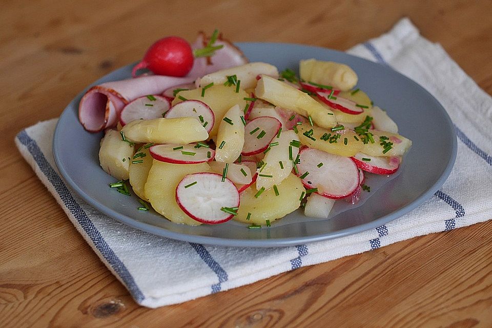 Leichter Kartoffel-Spargelsalat mit Radieschen