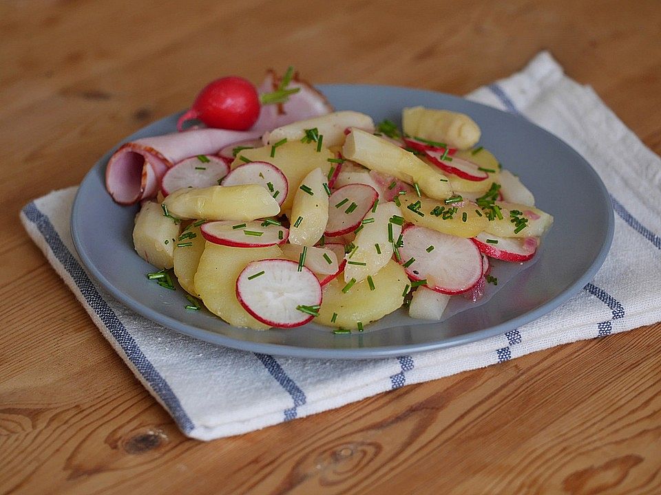Leichter Kartoffel-Spargelsalat mit Radieschen von plumbum| Chefkoch