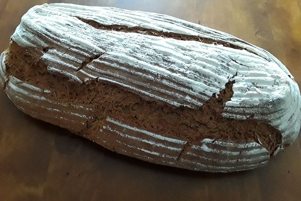 Bauernbrot mit Sauerteig